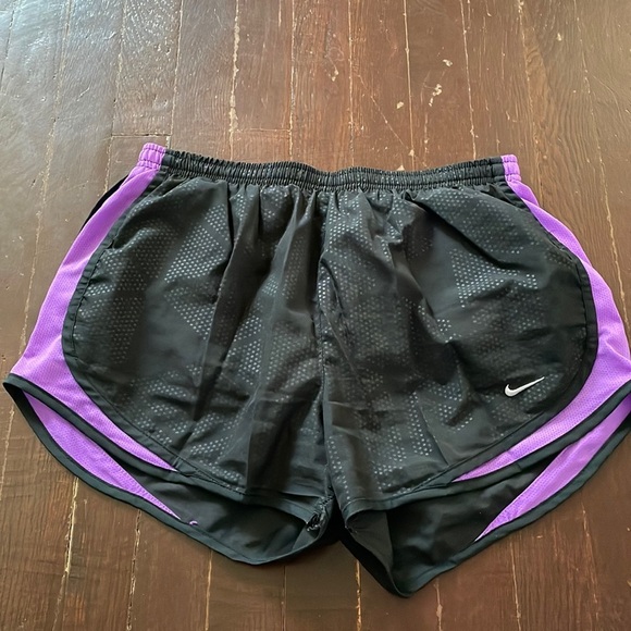 Women's Nike Tempo Dri-Fit Running Workout Shorts Medium - Picture 1 of 13